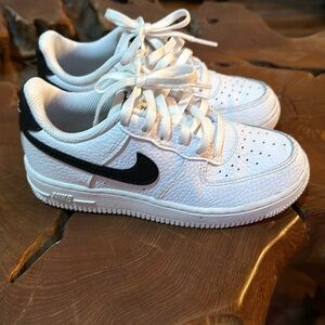 Boys Nike Air Force 1. Size 12C. Great condition and clean.